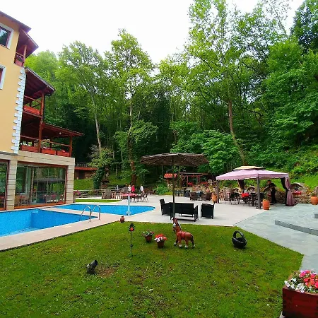 Saint Nedelya Szálloda 3*