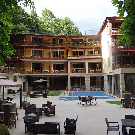 Saint Nedelya فندق 3*
